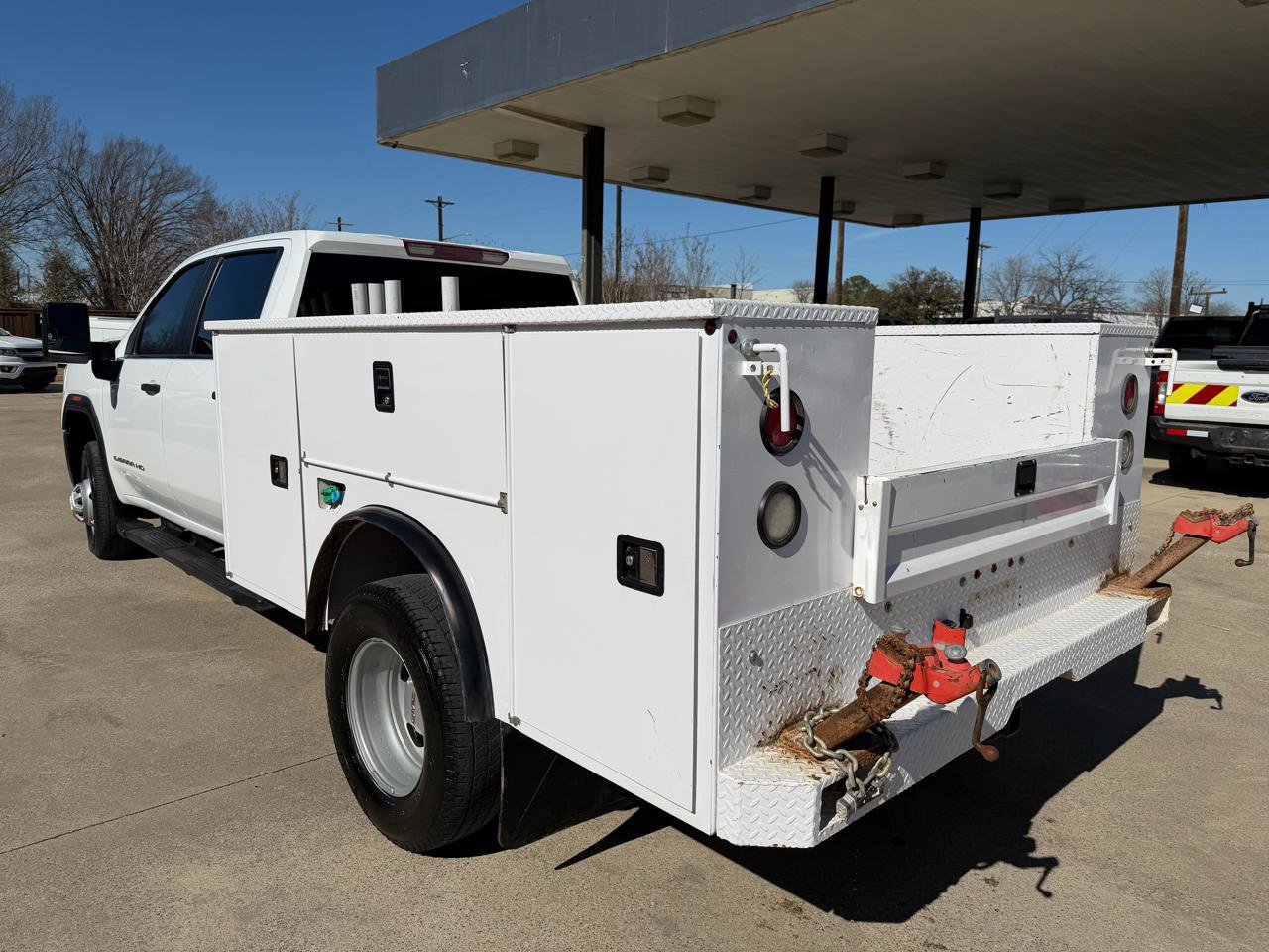 Used 2024 GMC Sierra 3500 Pro w/ Convenience Package image 3