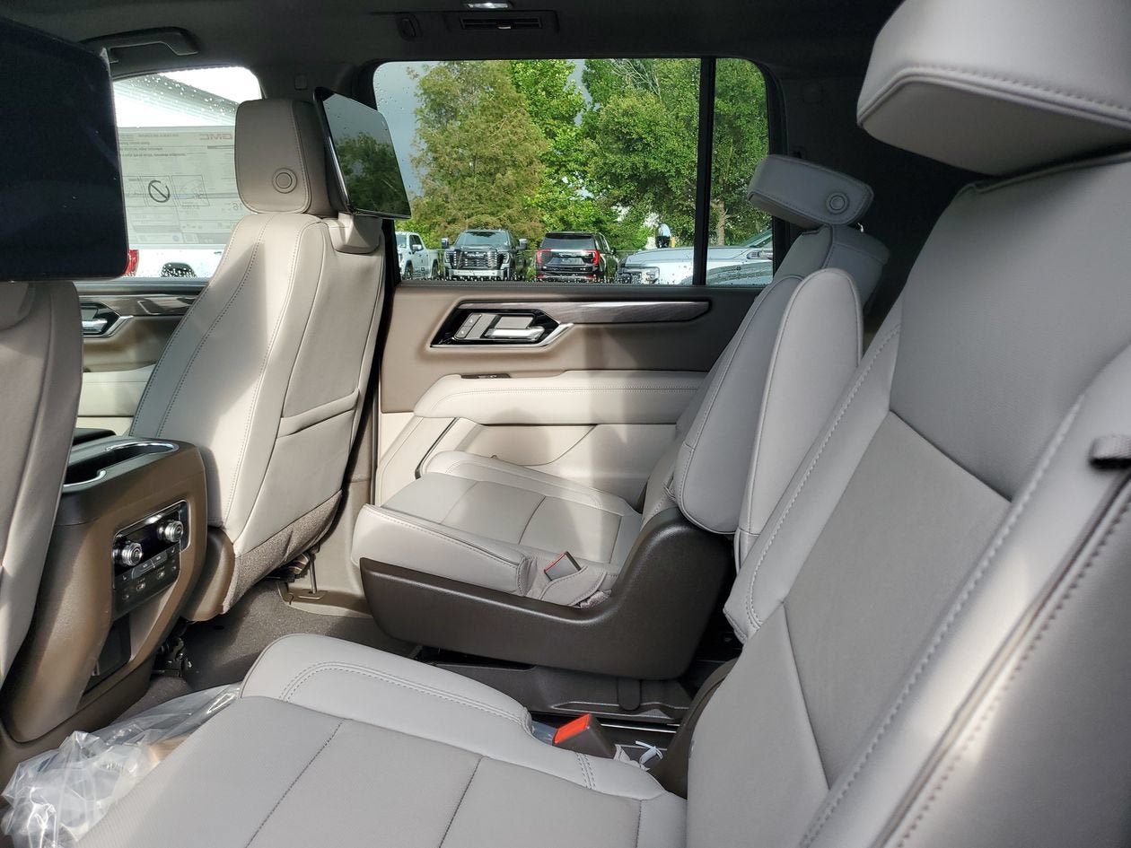 New 2026 GMC Yukon XL Elevation w/ Elevation Premium Package AWD/4WD image 11