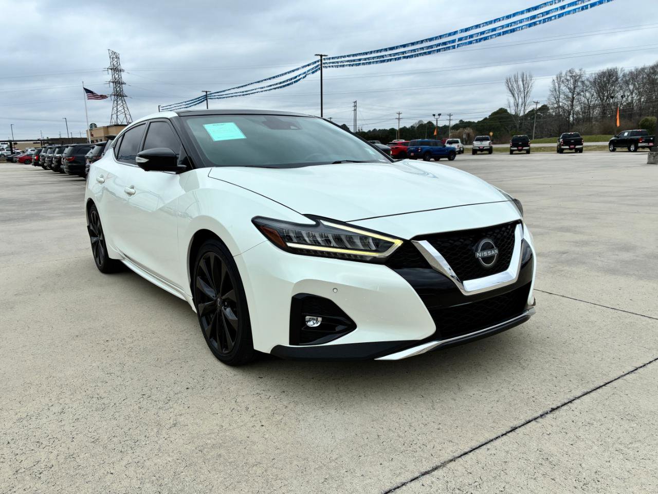 Used 2023 Nissan Maxima SR w/ Sport Mat Group image 4