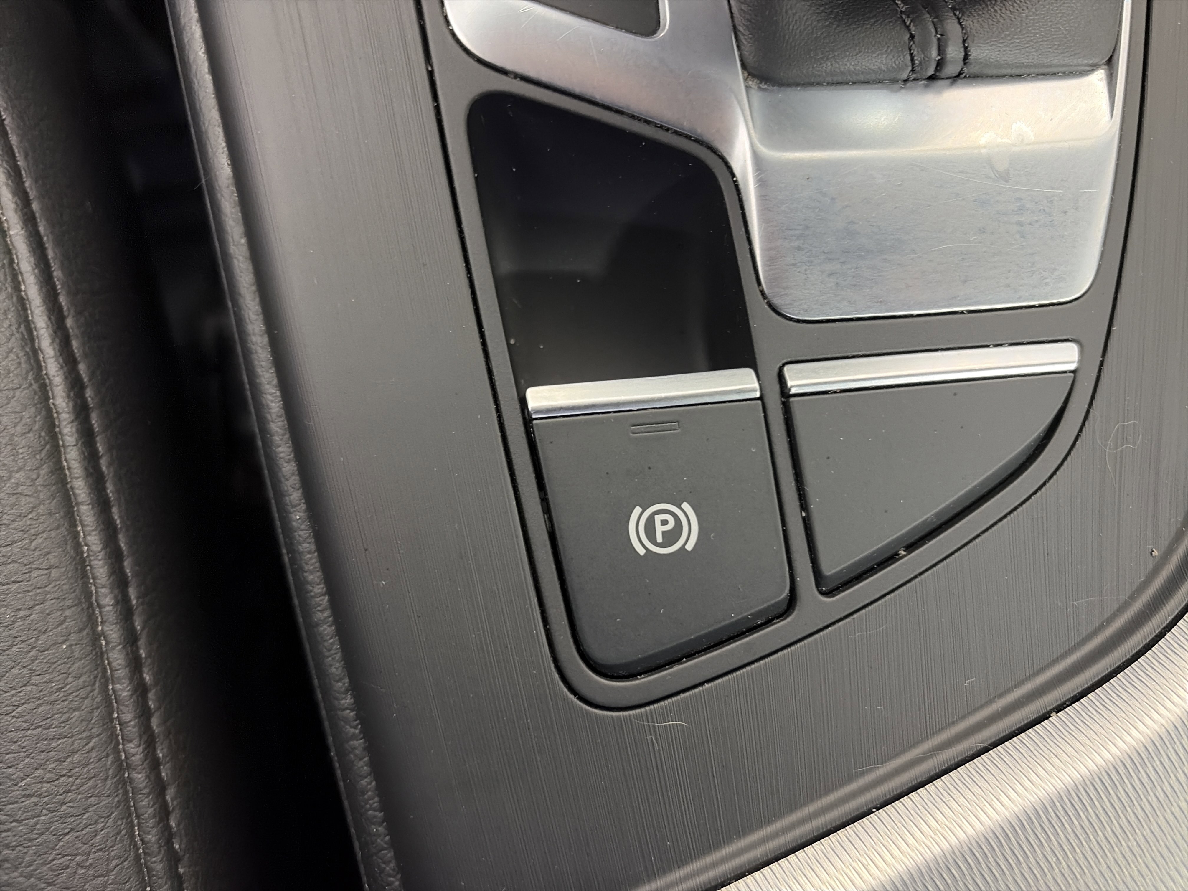 Used 2019 Audi A4 2.0T Premium w/ Convenience Package AWD/4WD image 25