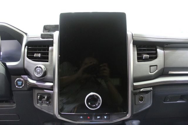 Used 2023 Ford Expedition Platinum RWD image 17