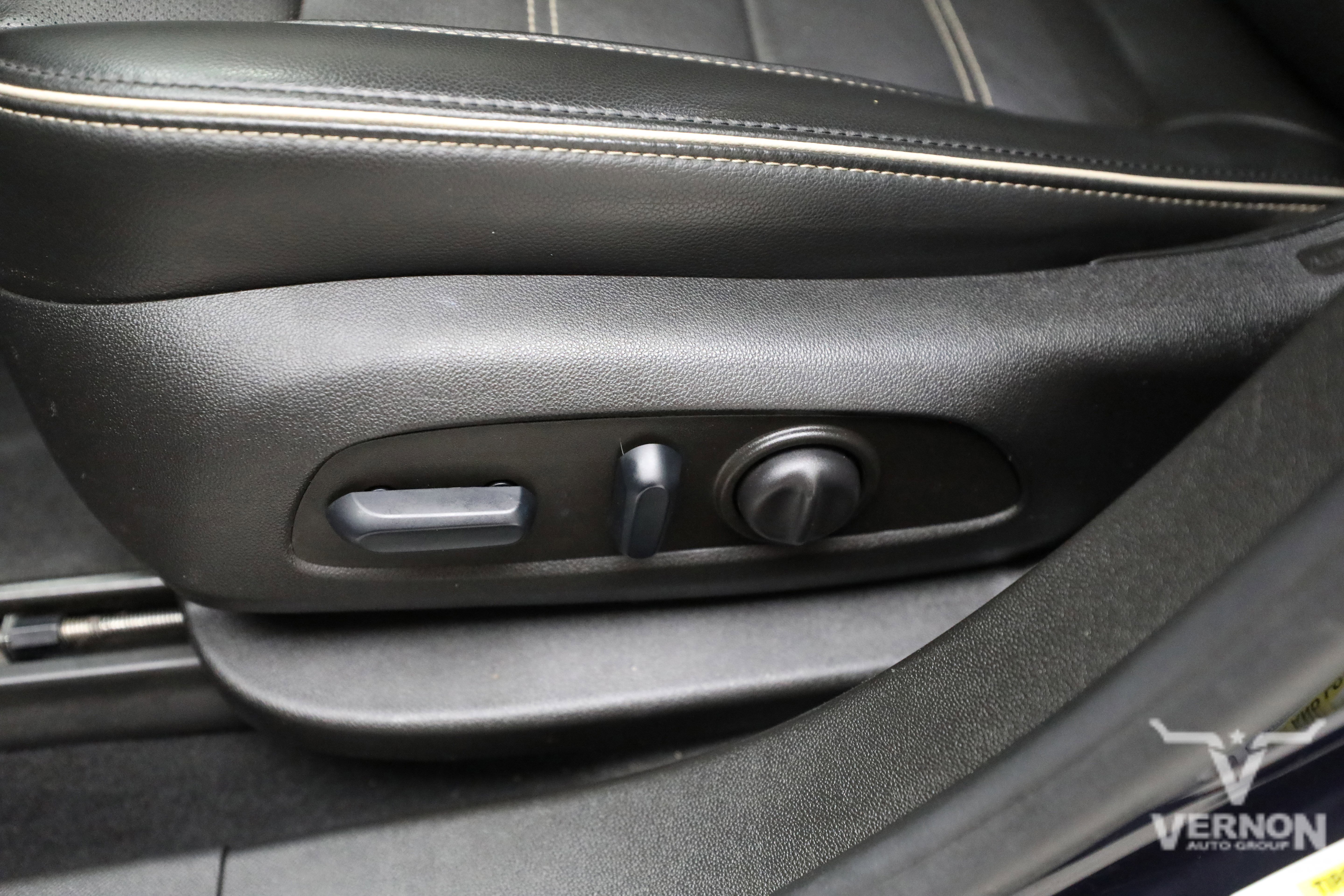 Used 2022 GMC Acadia Denali w/ Denali Ultimate Package image 15