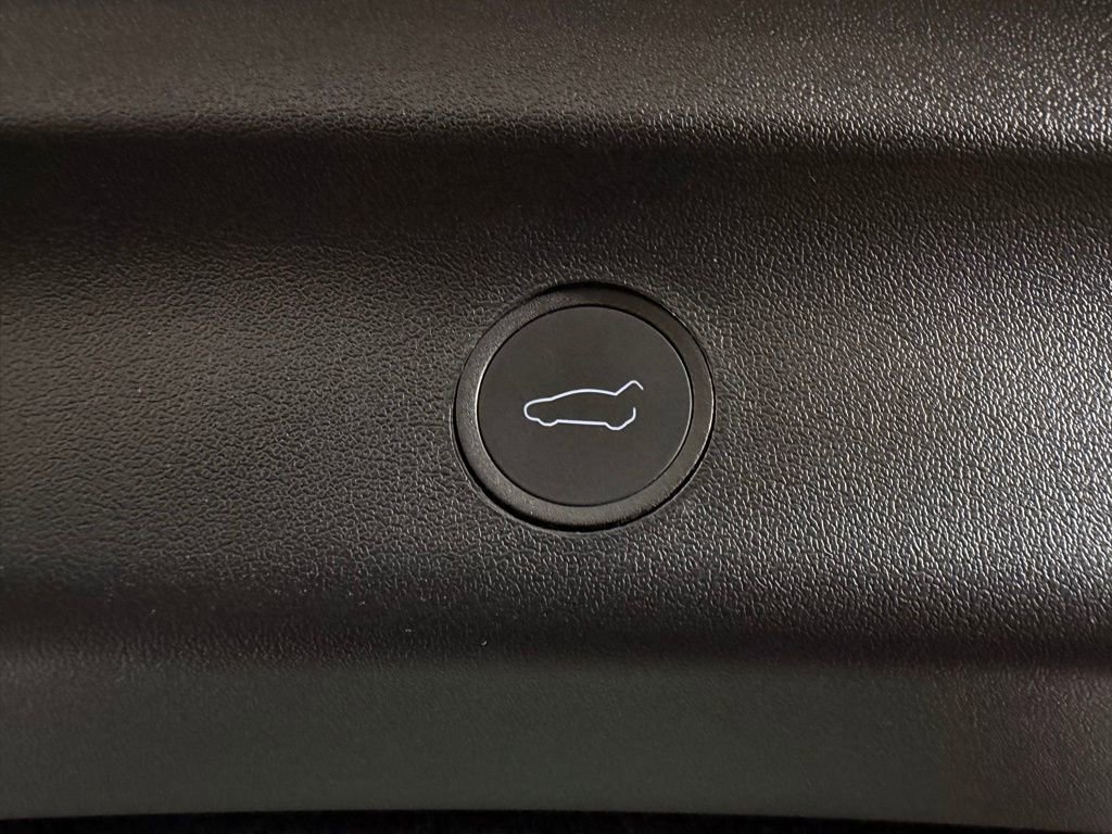 Used 2024 Tesla Model Y Long Range image 29