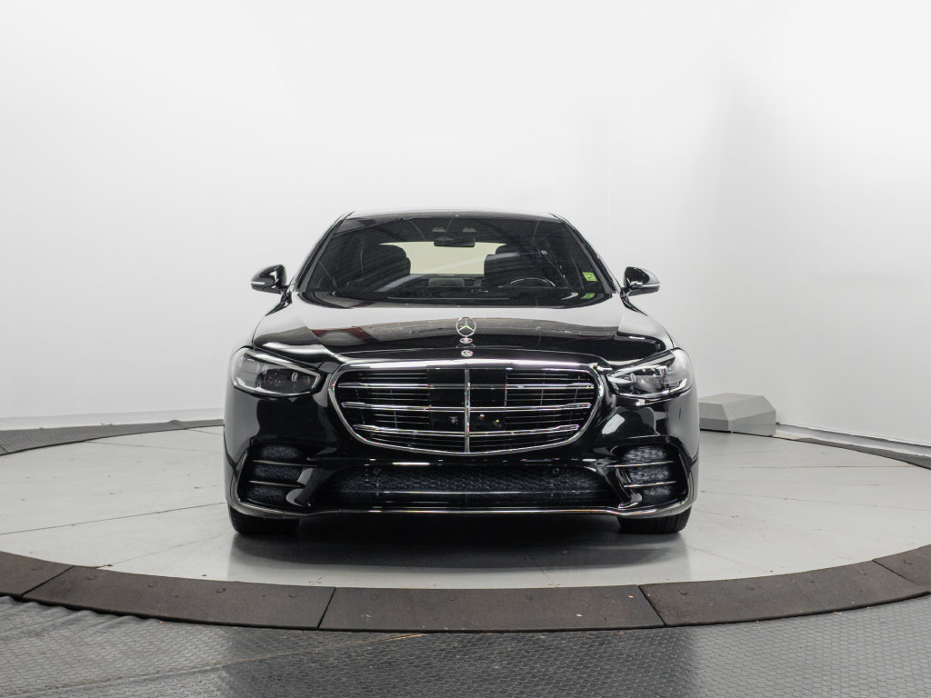 Used 2025 Mercedes-Benz S 580 4MATIC Sedan image 2