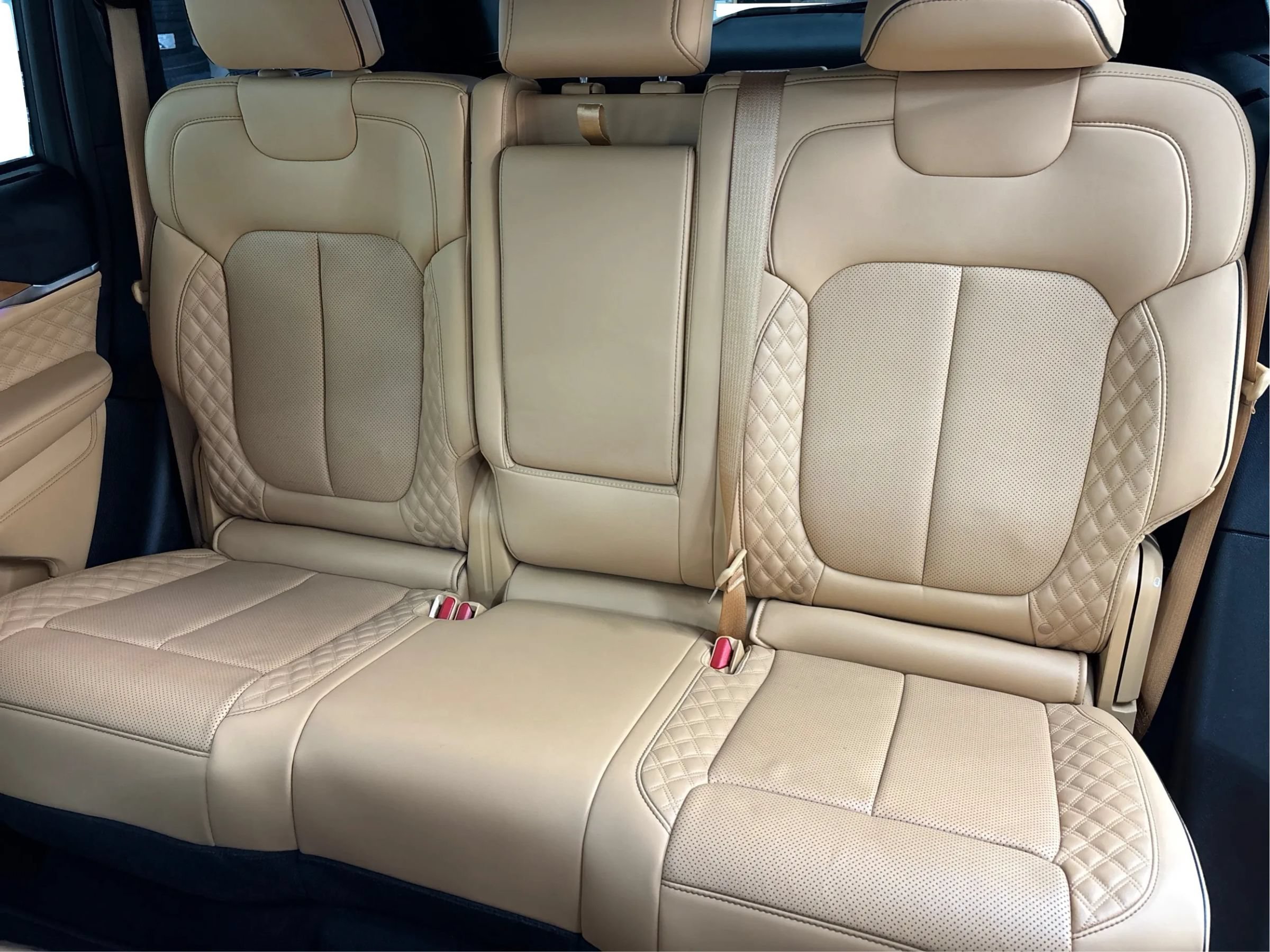 Used 2023 Jeep Grand Cherokee Summit AWD/4WD image 46