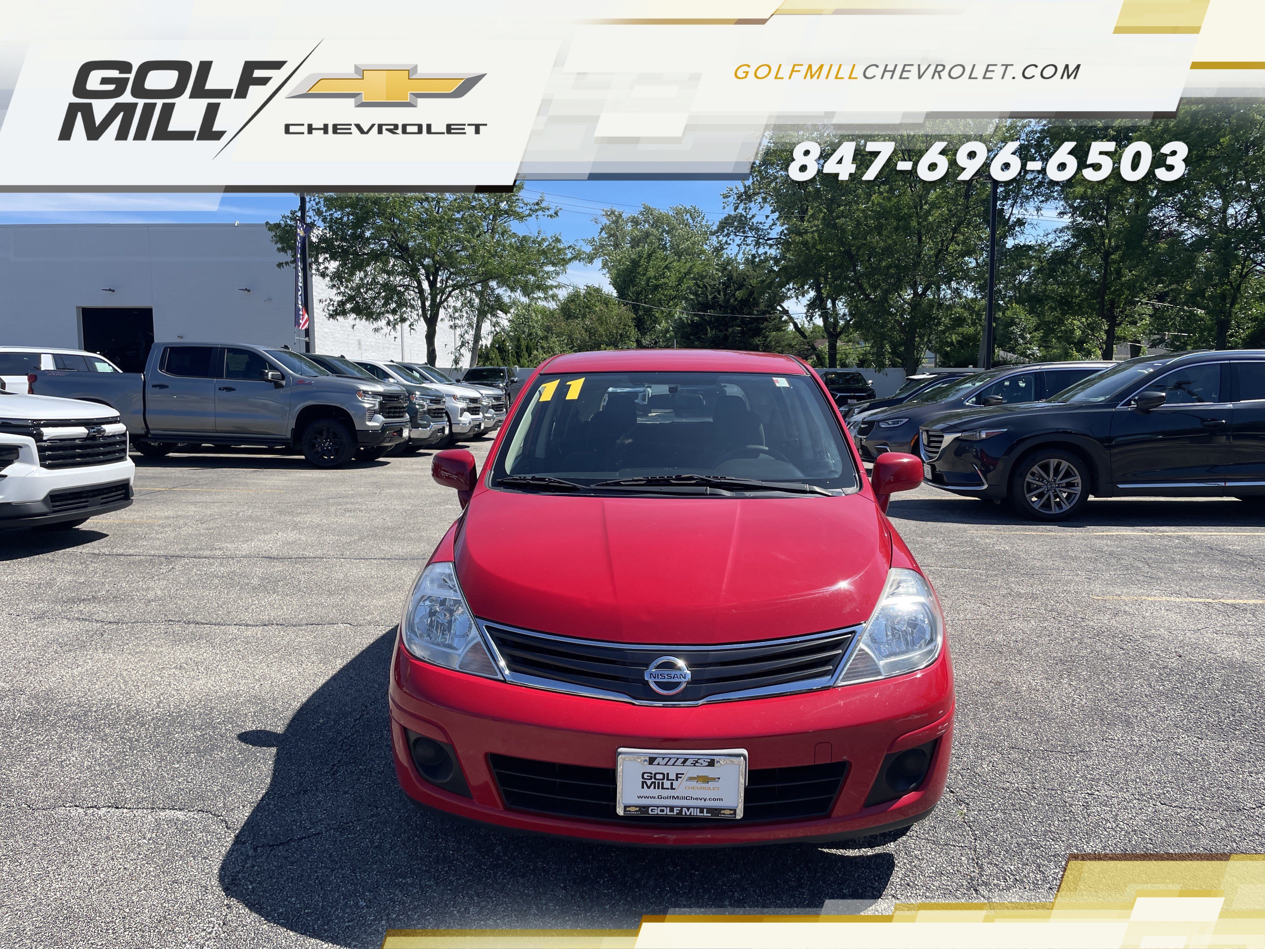 Used 2011 Nissan Versa 1.8 S FWD image 3