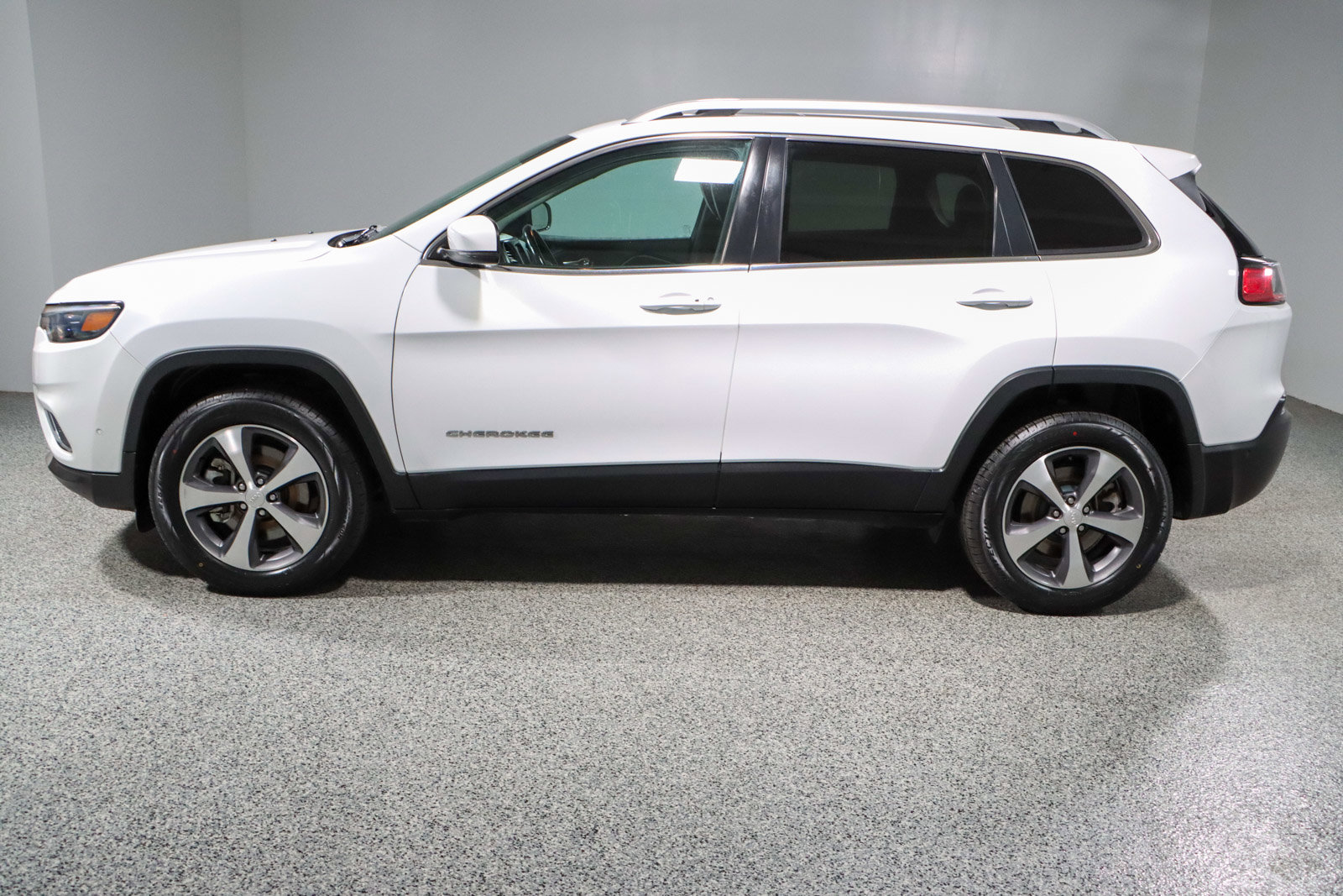 Used 2021 Jeep Cherokee Limited image 10