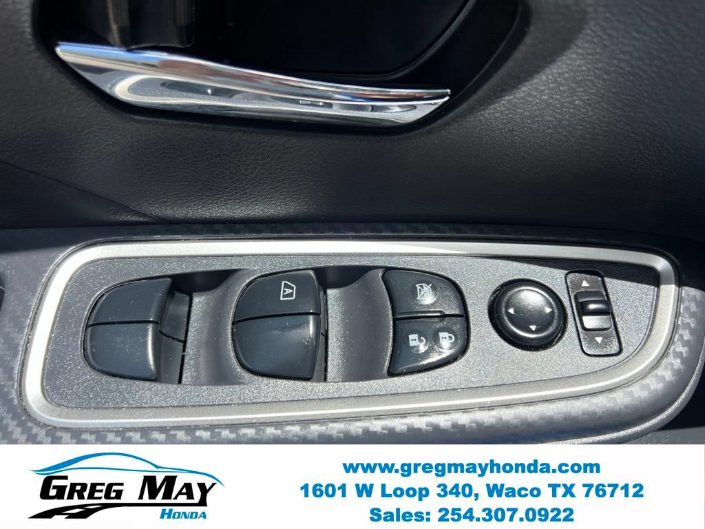 Used 2024 Nissan Versa SR FWD image 22