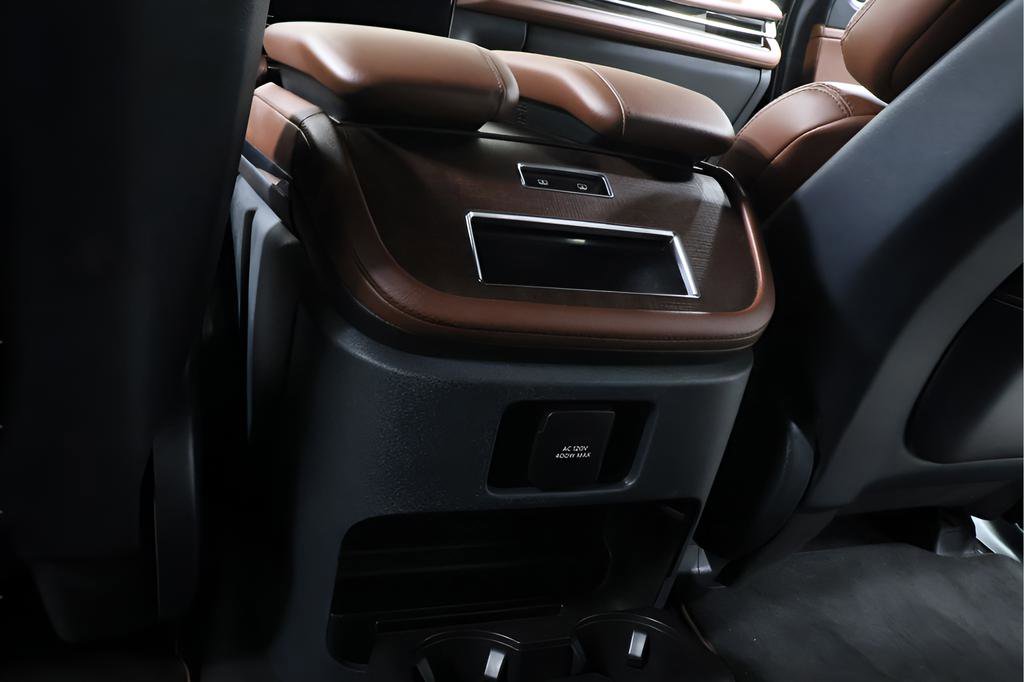 Used 2025 Lincoln Navigator Reserve AWD/4WD image 28