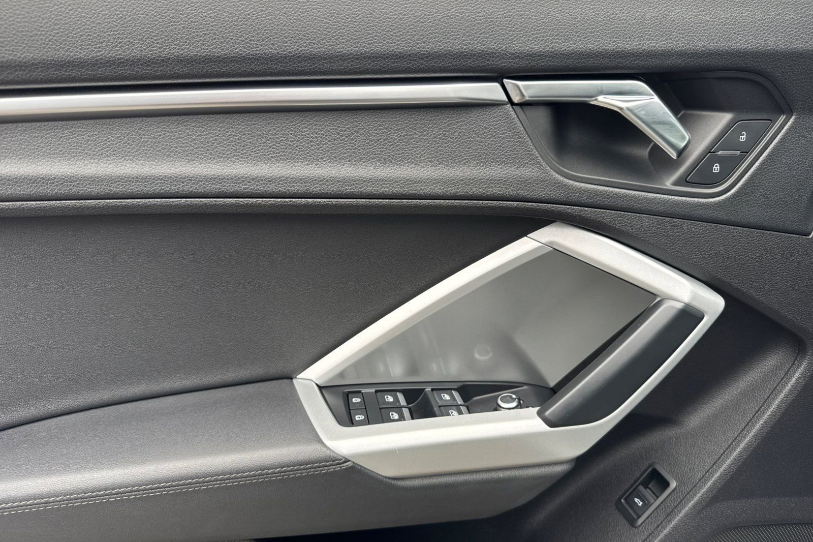 Used 2020 Audi Q3 2.0T Premium Plus w/ Premium Plus Package image 10