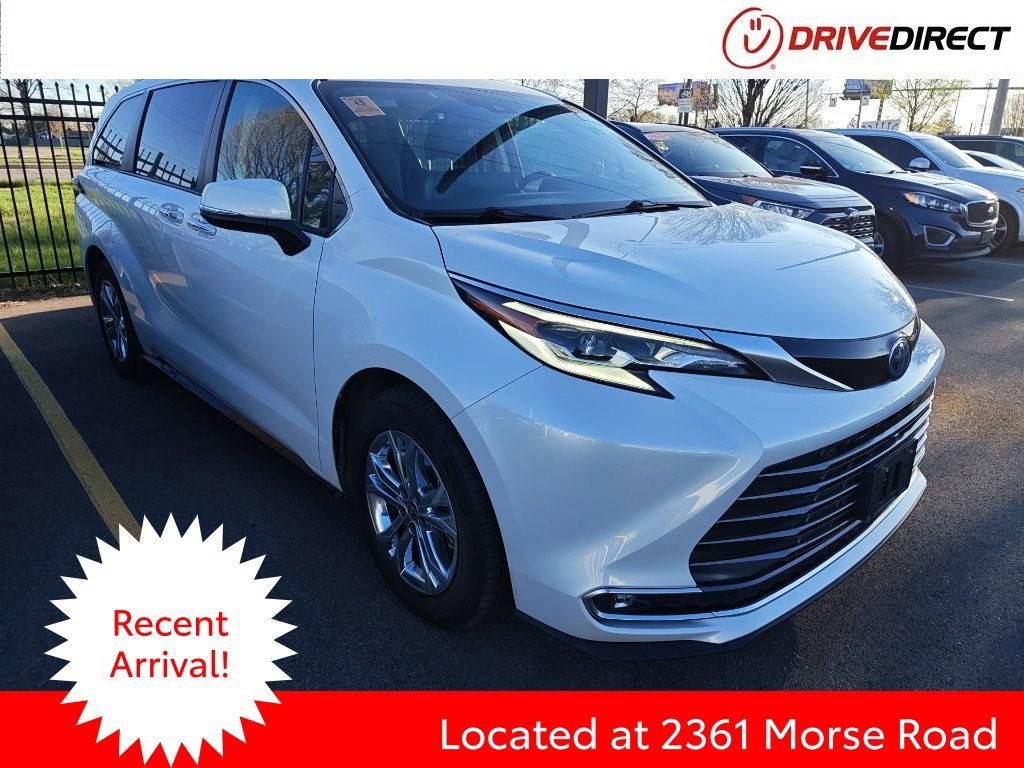 Used 2022 Toyota Sienna Platinum