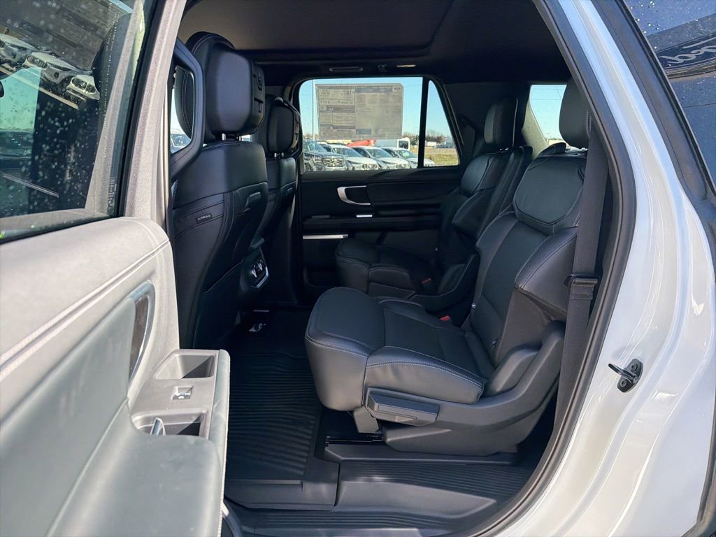 New 2026 Ford Expedition Max Platinum w/ Stealth Appearance Package image 19