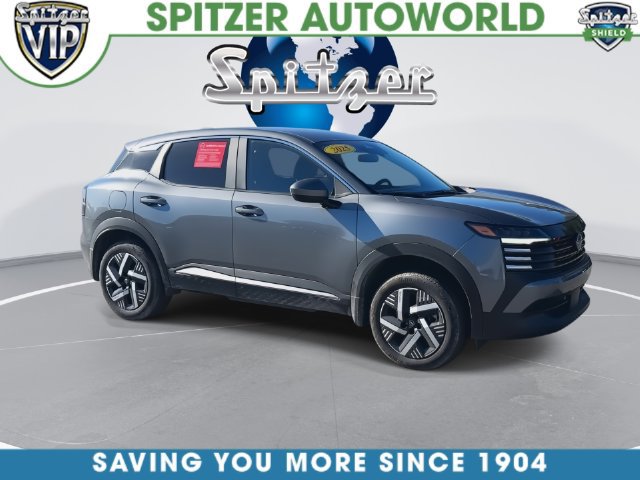 Used 2025 Nissan Kicks SV FWD image 2