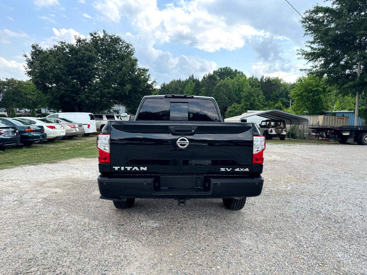 Used 2018 Nissan Titan SV w/ SV Convenience Package image 6