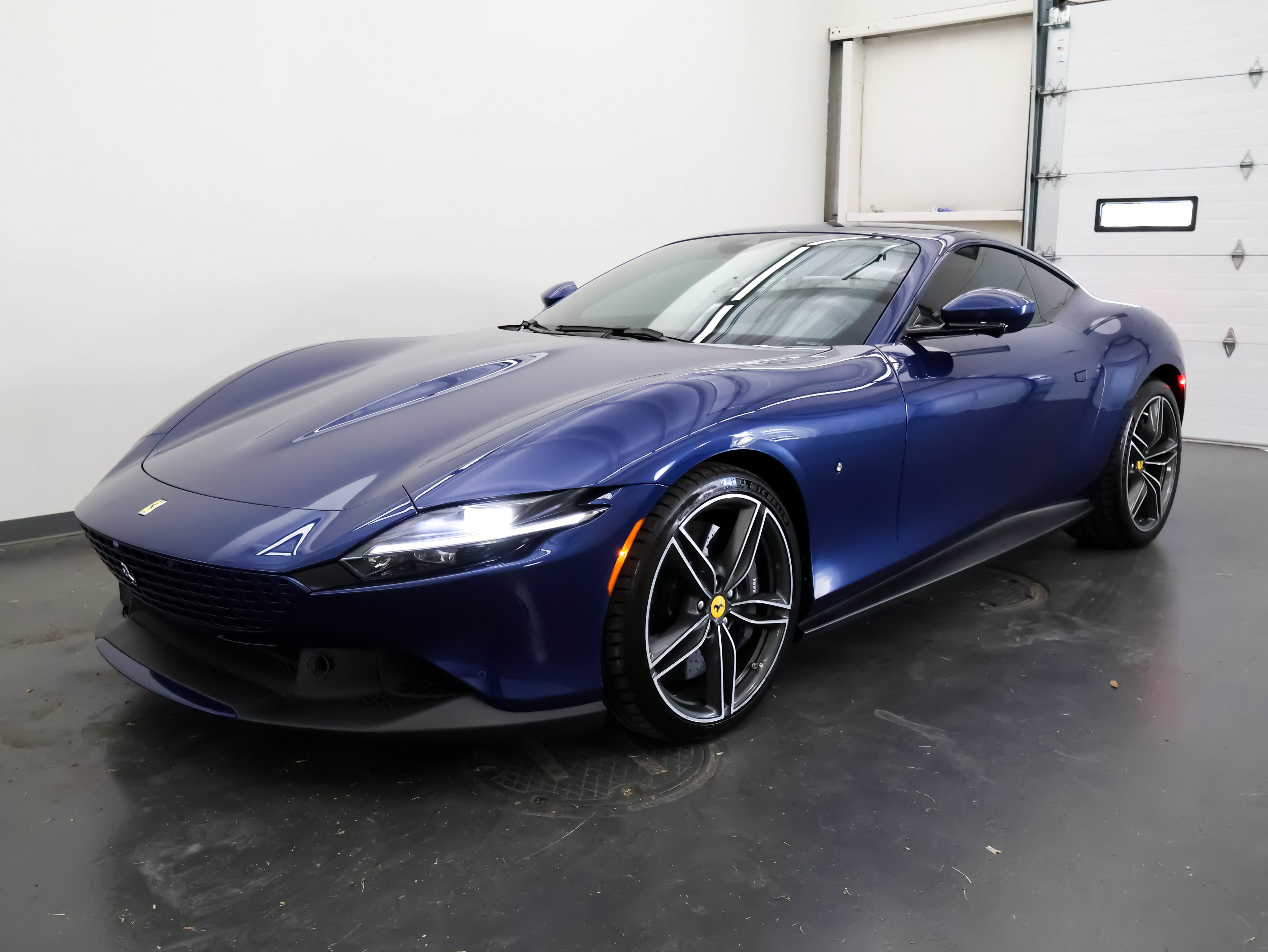 Used 2021 Ferrari Roma RWD image 6