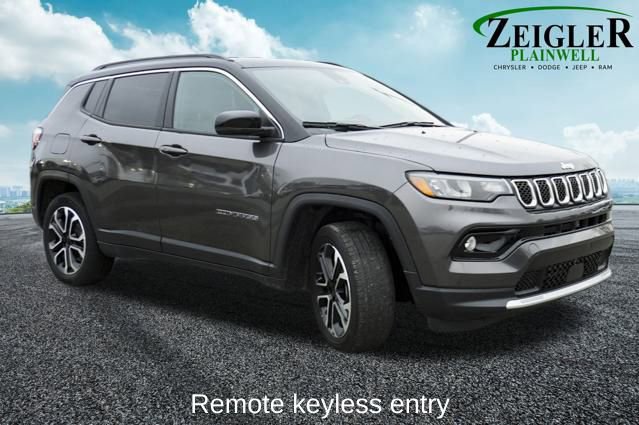 Used 2023 Jeep Compass Limited image 4