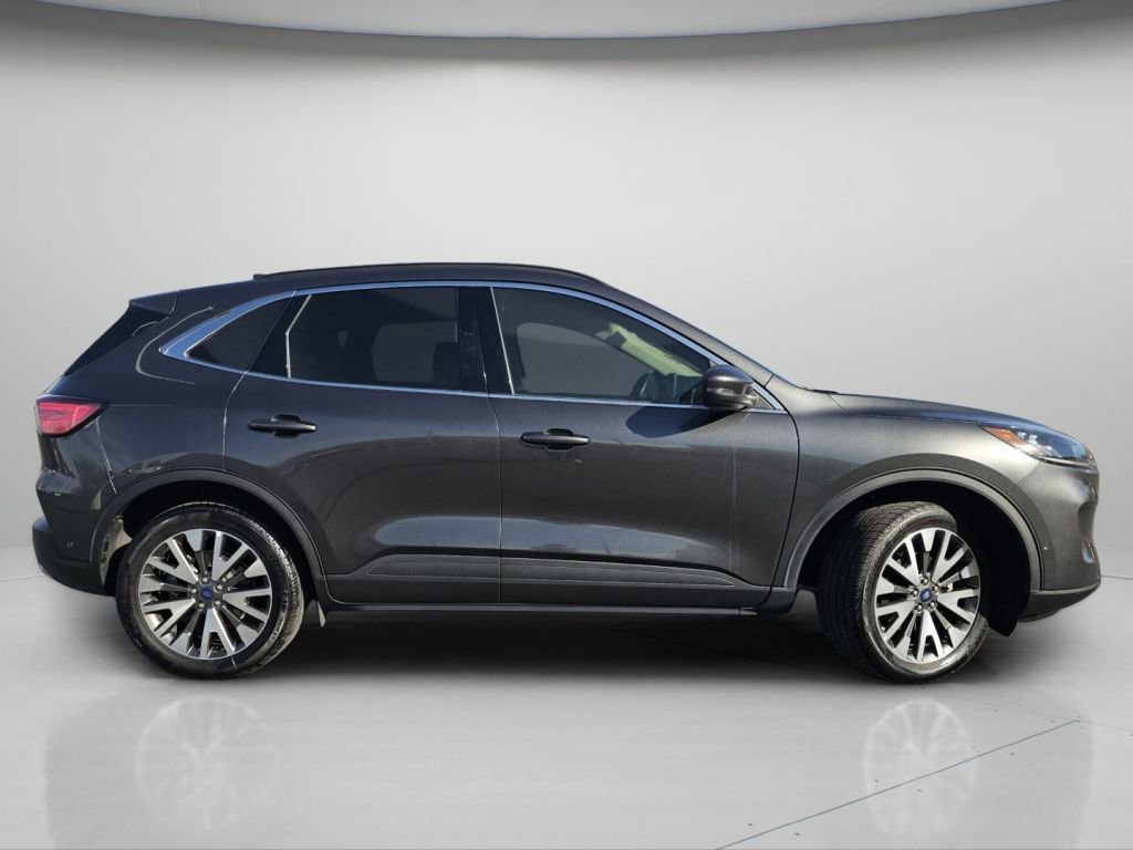 Used 2020 Ford Escape Titanium image 24