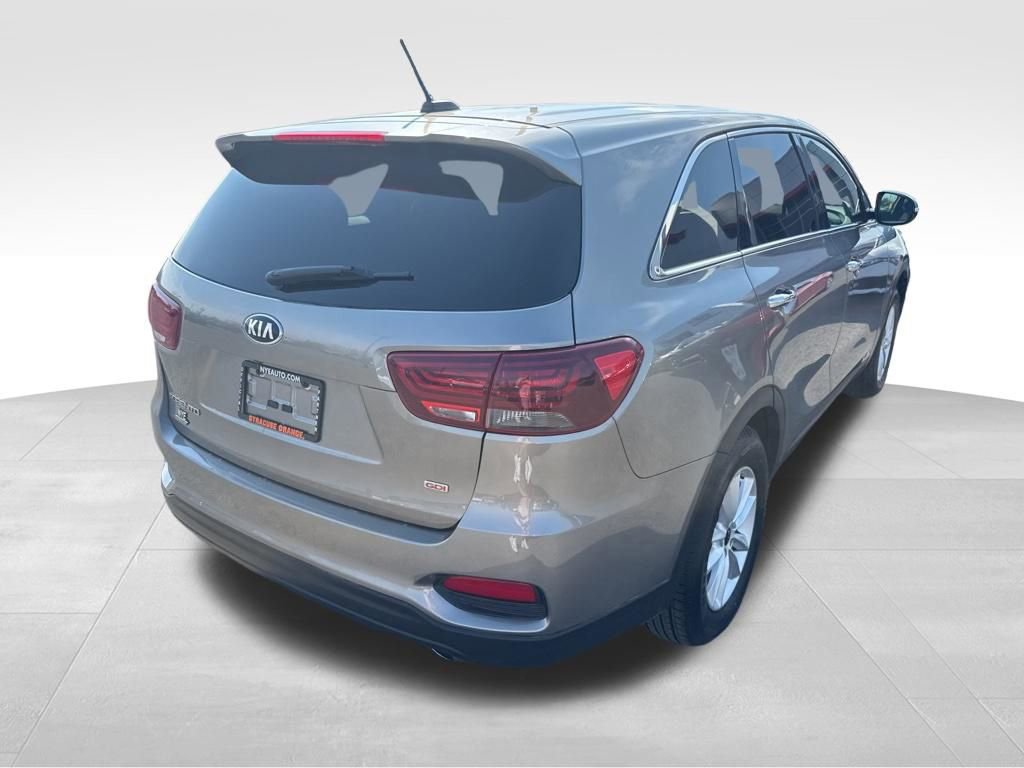 Used 2019 Kia Sorento LX image 5