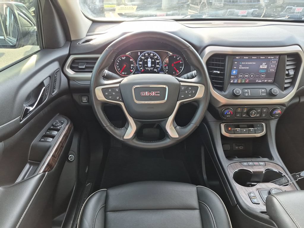 Used 2021 GMC Acadia Denali w/ Denali Technology Package FWD image 32