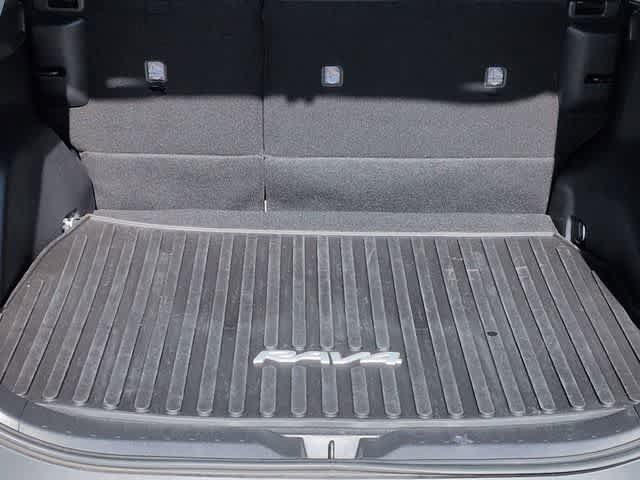 Used 2023 Toyota RAV4 LE FWD image 32