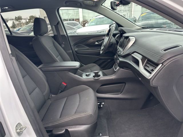 Used 2022 GMC Terrain SLE image 26