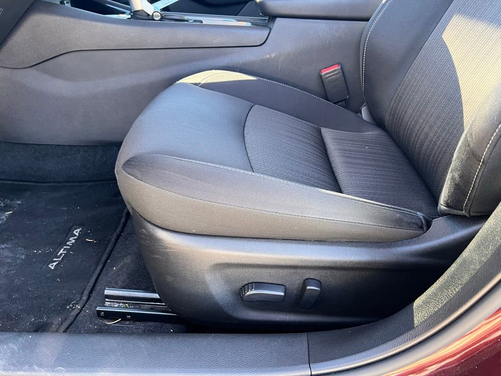 Used 2024 Nissan Altima 2.5 SV image 9