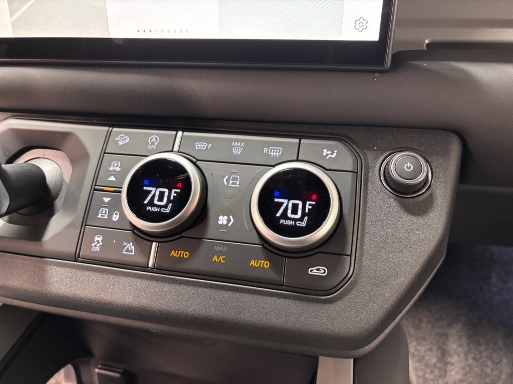 New 2025 Land Rover Defender 110 V8 image 16