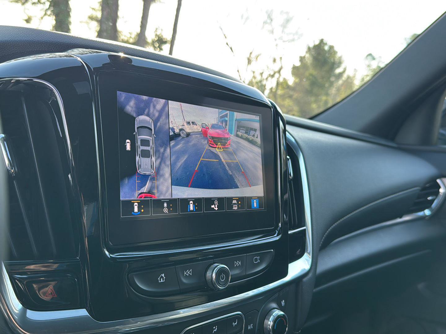 Certified 2022 Chevrolet Traverse Premier w/ Redline Edition image 24