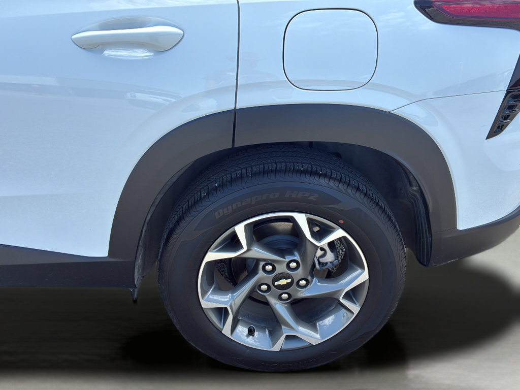 Used 2024 Chevrolet Trax LT w/ Driver Confidence Package FWD image 40