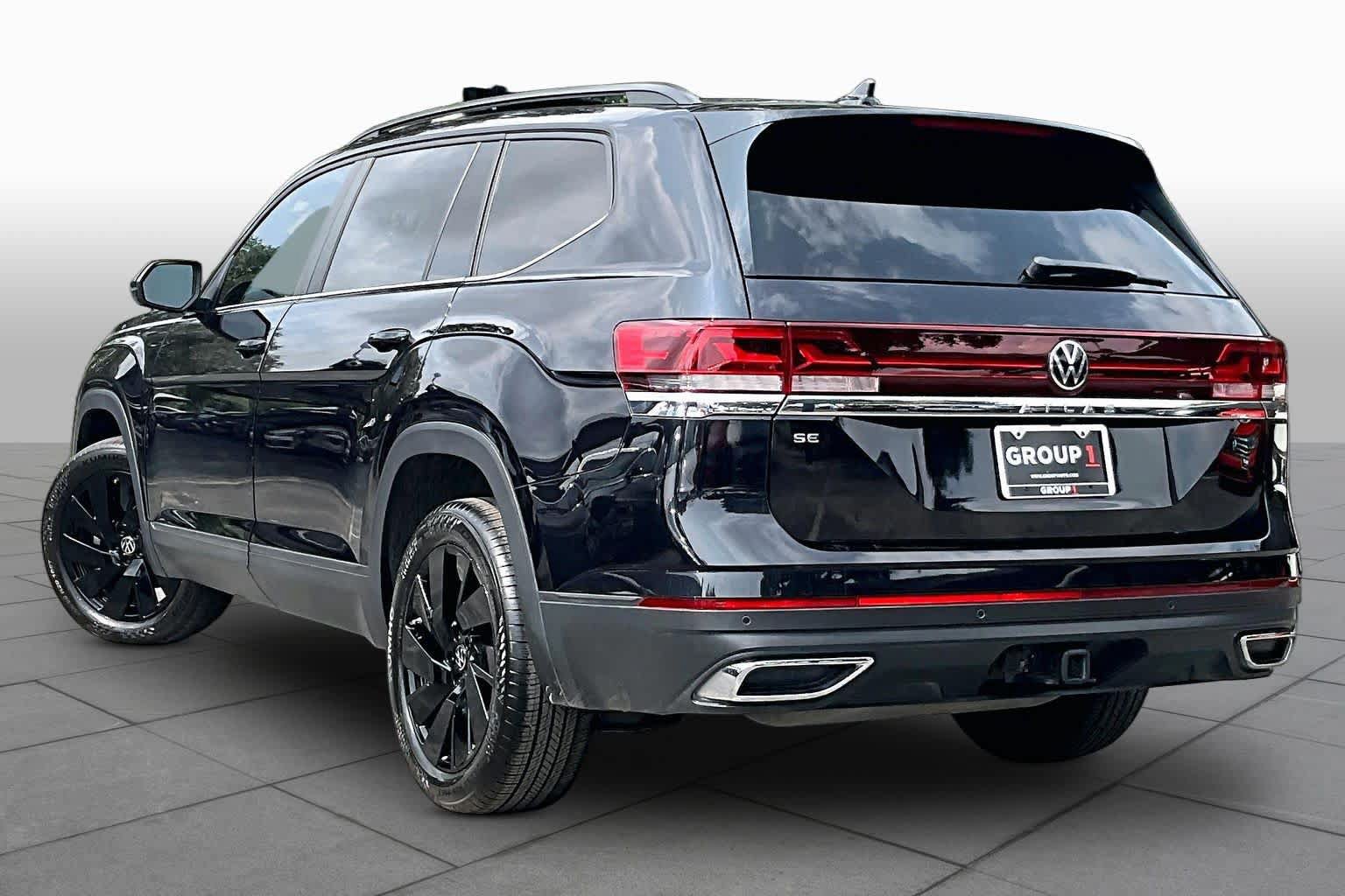 Certified 2024 Volkswagen Atlas SE FWD image 12