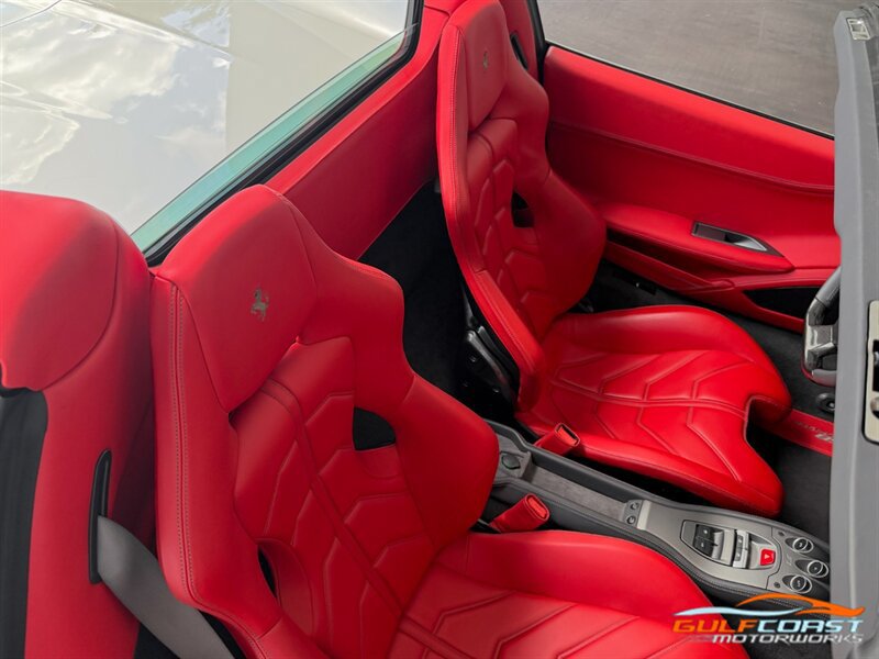Used 2014 Ferrari 458 Spider RWD image 31