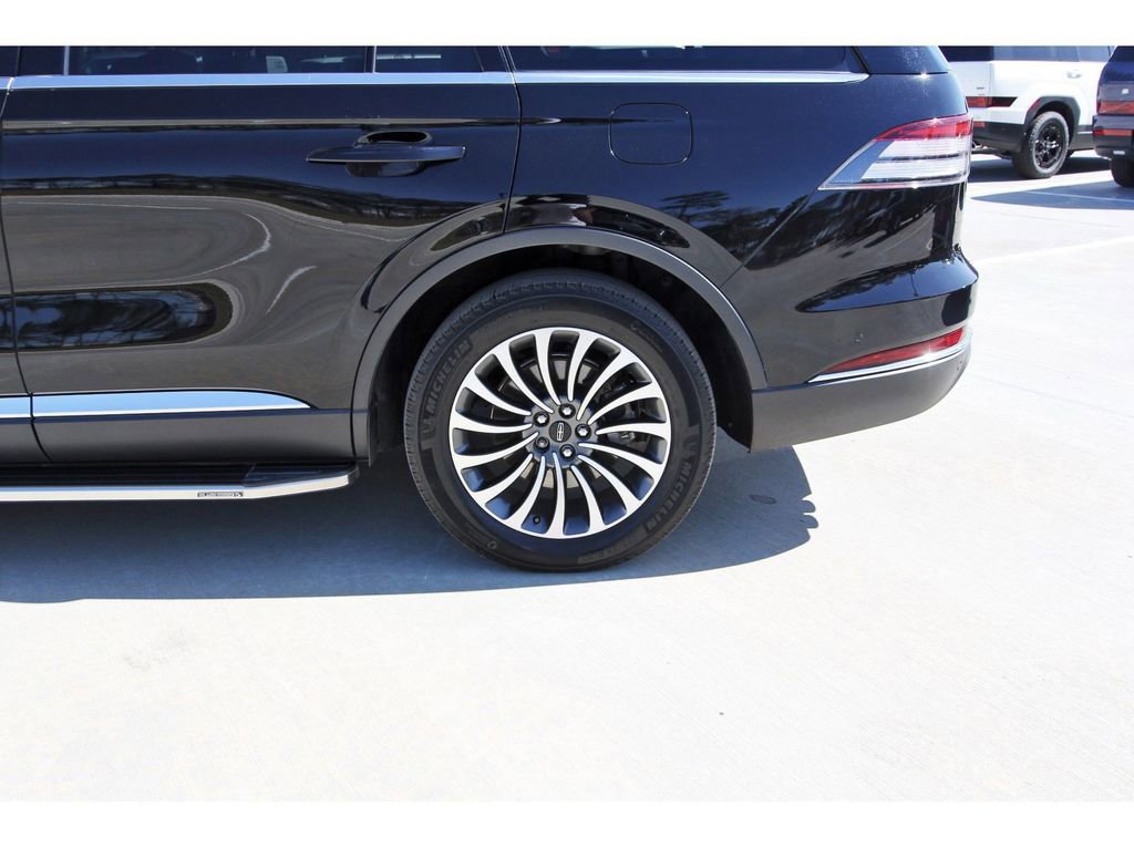 Used 2023 Lincoln Aviator Reserve w/ Equipment Group 201A RWD image 32