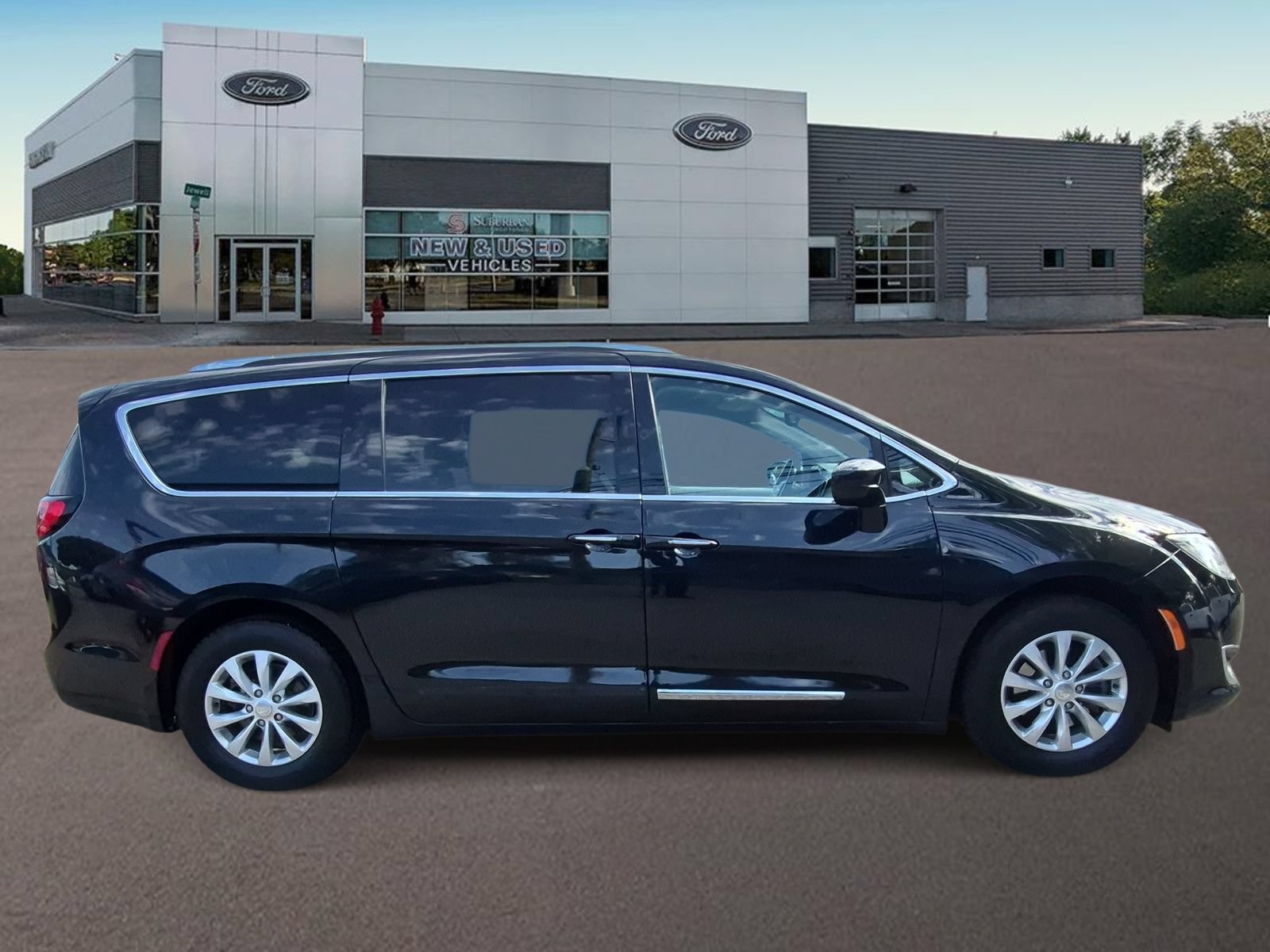 Used 2019 Chrysler Pacifica Touring-L FWD image 10