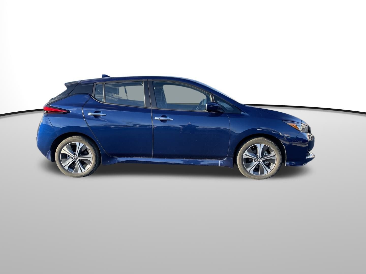 Used 2022 Nissan Leaf SV Plus image 2