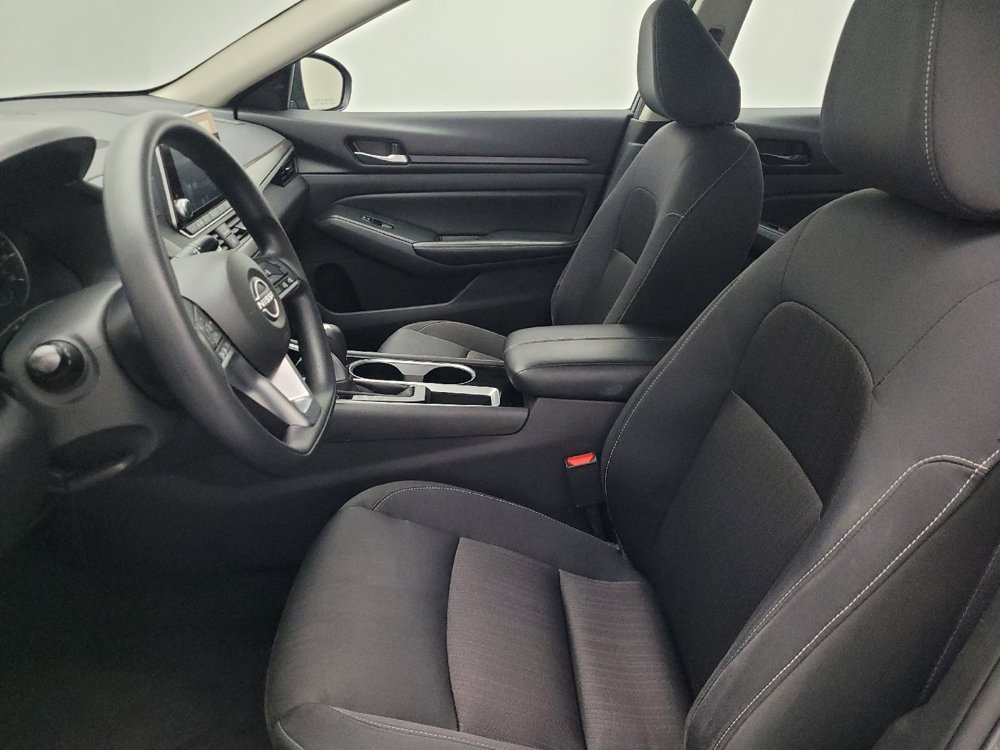 Used 2024 Nissan Altima 2.5 SV image 17