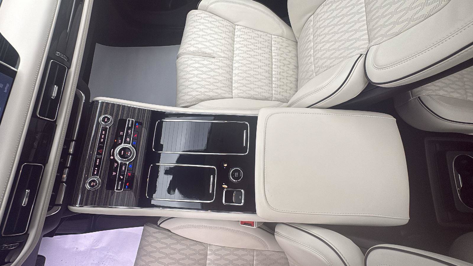 Used 2024 Lincoln Aviator Black Label AWD/4WD image 21