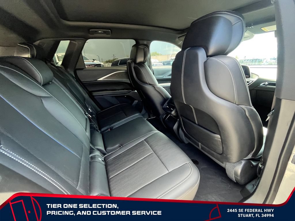 Used 2025 Cadillac Lyriq Luxury RWD image 18