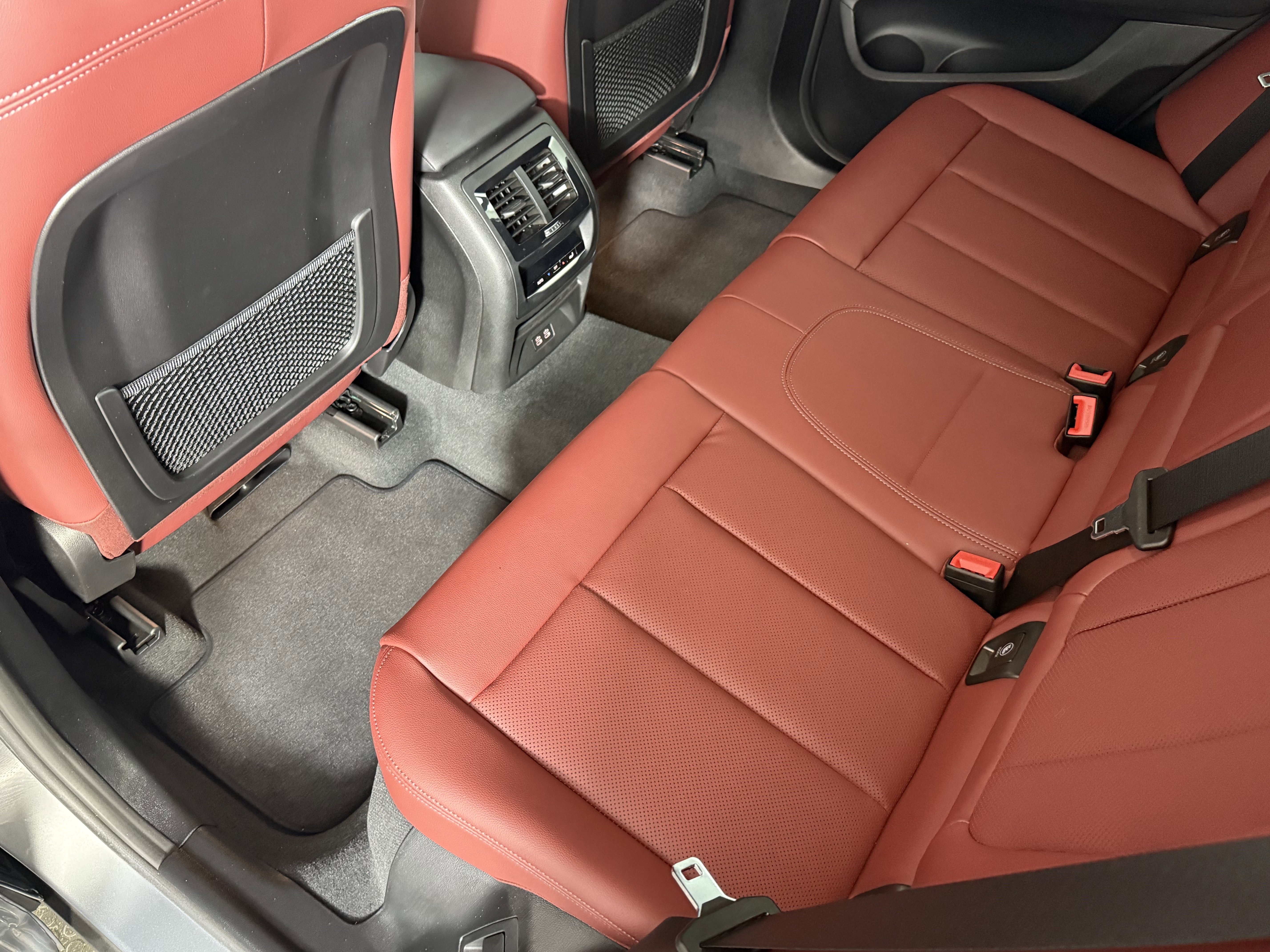 Certified 2024 BMW X3 xDrive30i w/ Premium Package image 17