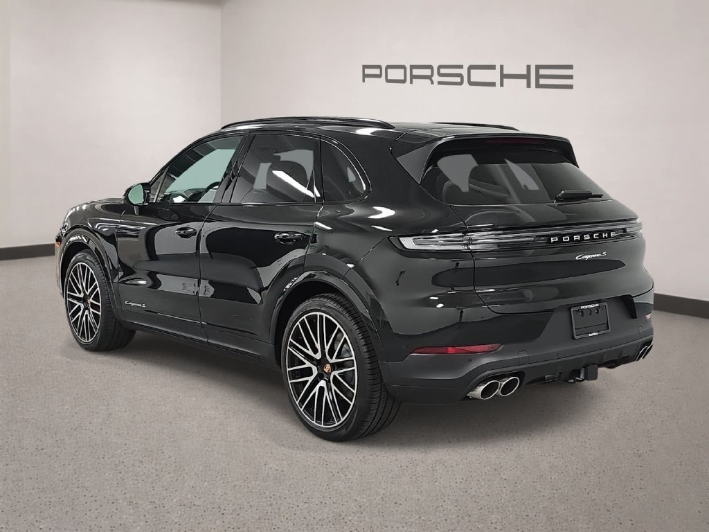 Used 2026 Porsche Cayenne S AWD/4WD image 3