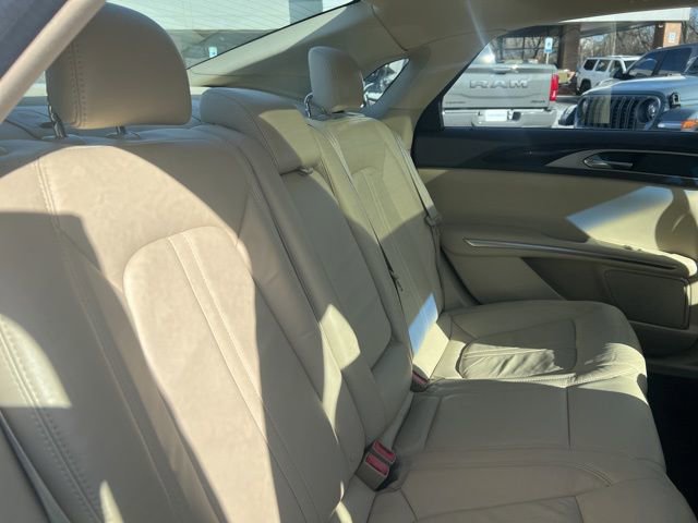 Used 2013 Lincoln MKZ Base image 24