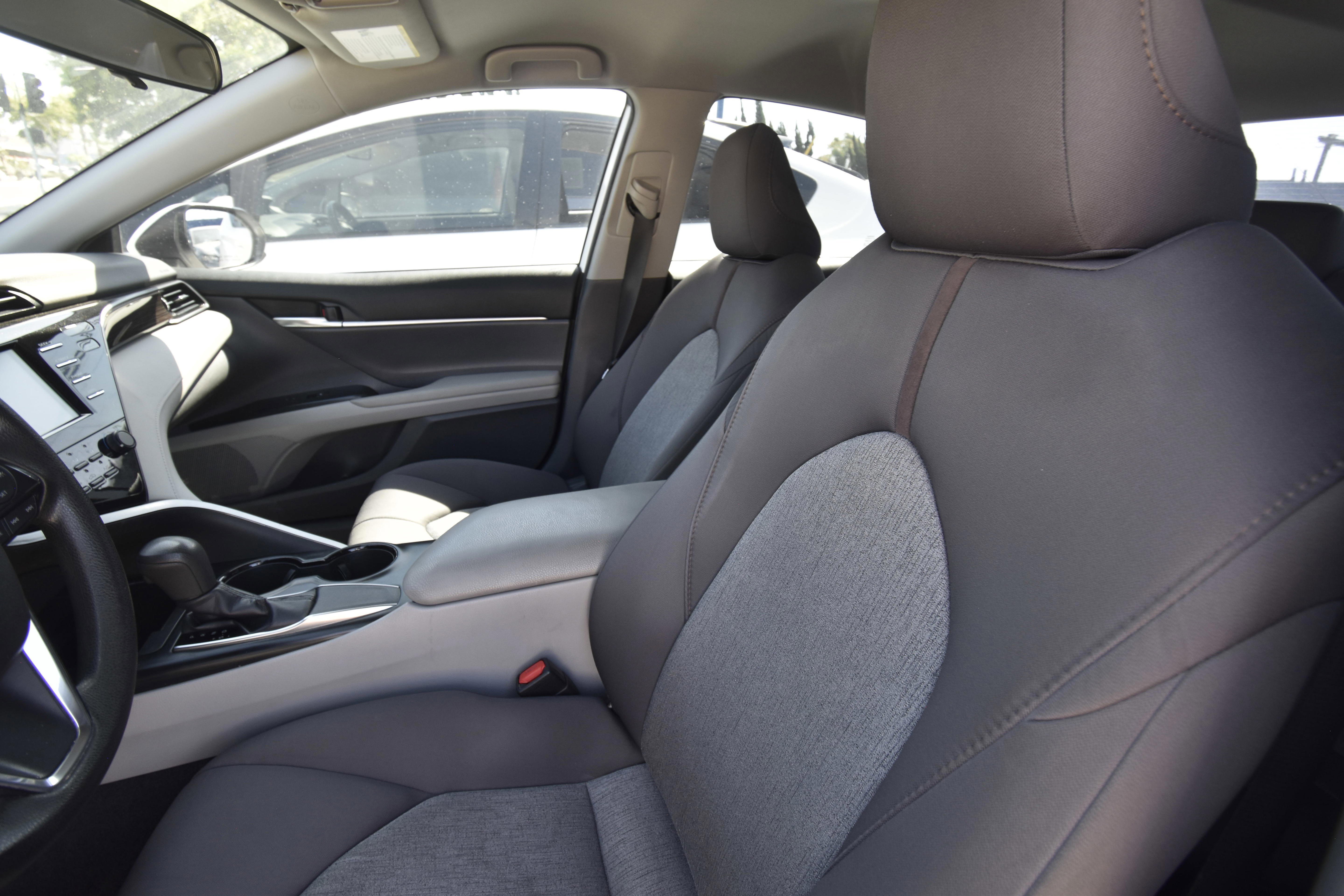 Used 2019 Toyota Camry LE image 8