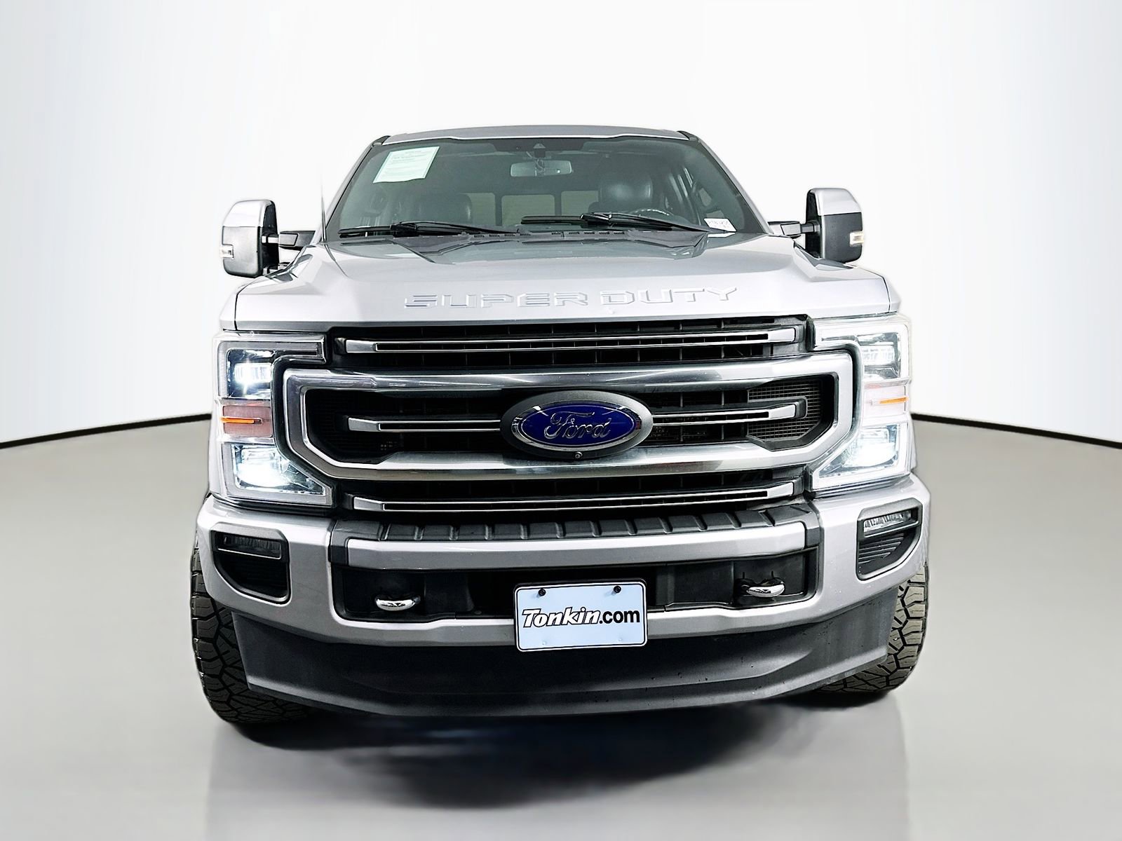 Used 2022 Ford F250 Platinum w/ FX4 Off-Road Package AWD/4WD image 2