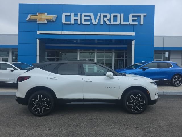 Used 2023 Chevrolet Blazer RS w/ Enhanced Convenience Package AWD/4WD image 3