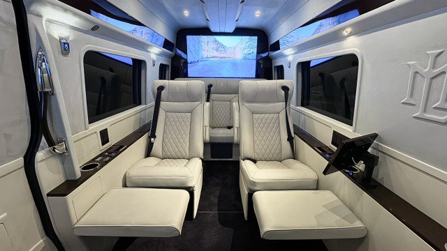 Used 2025 Mercedes-Benz Sprinter 2500 image 15