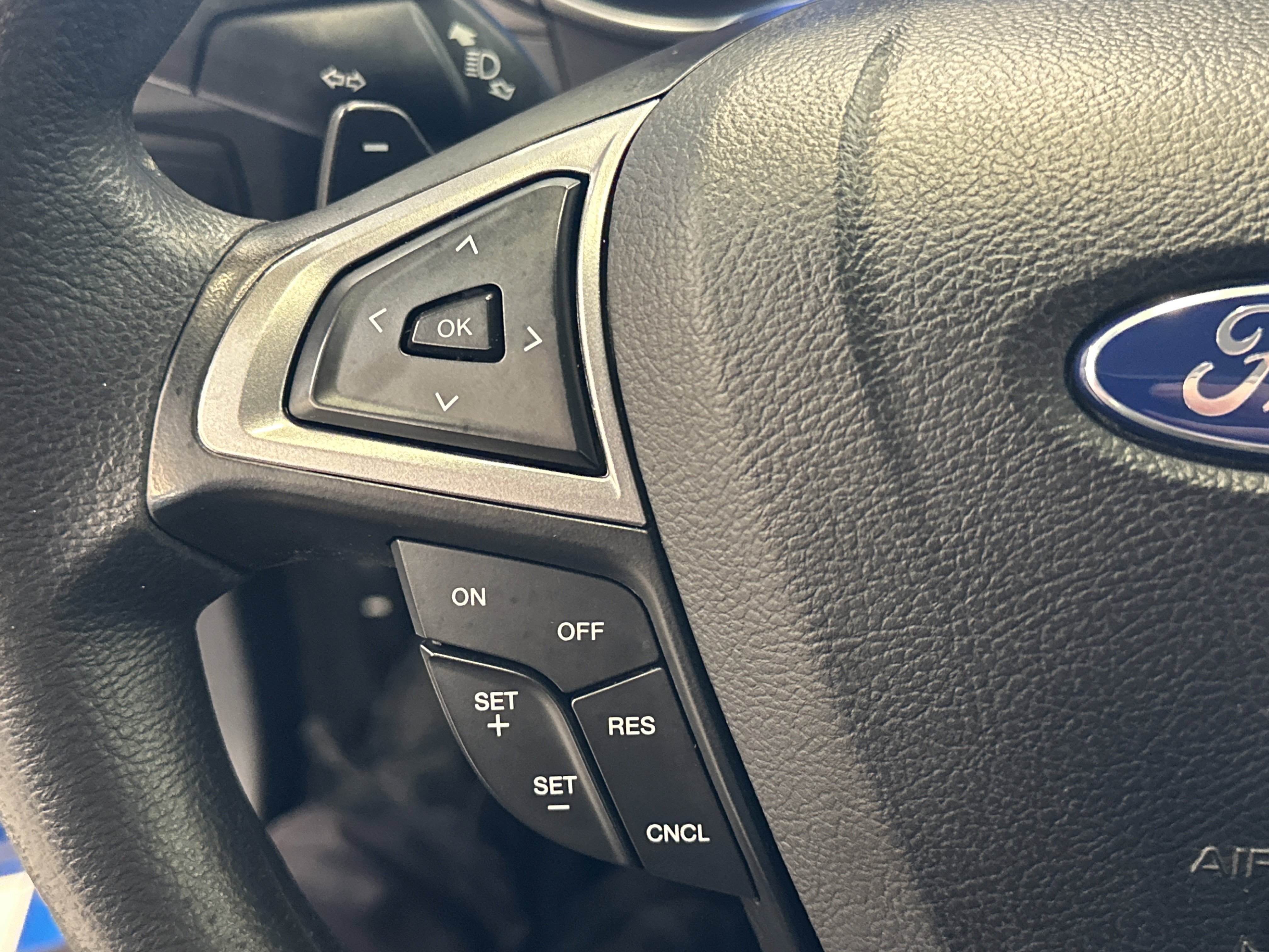 Used 2017 Ford Fusion SE w/ Fusion SE Technology Package image 30