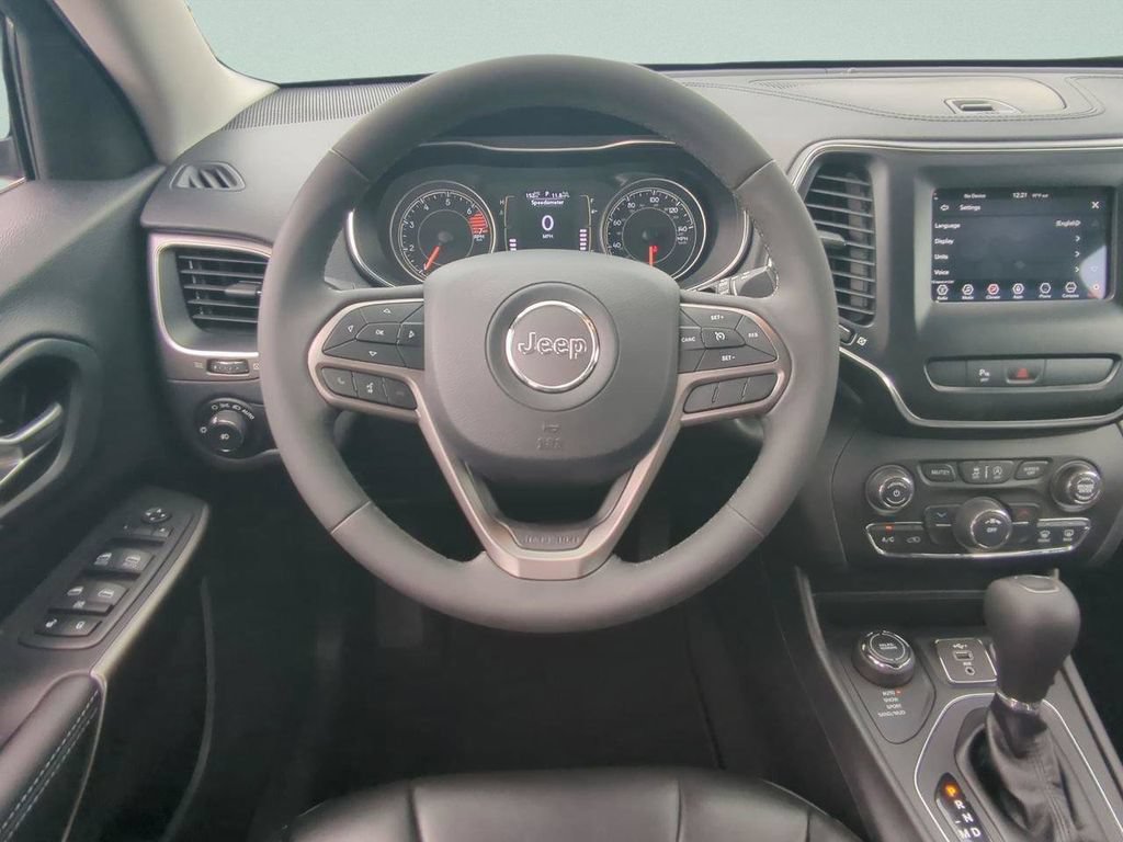 Used 2020 Jeep Cherokee Latitude Plus AWD/4WD image 12