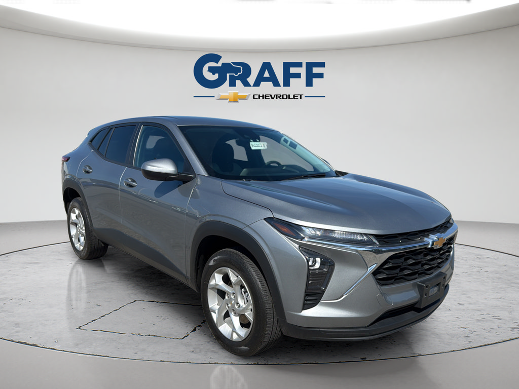 Used 2024 Chevrolet Trax LS w/ LS Convenience Package FWD image 11