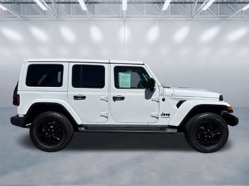 Used 2022 Jeep Wrangler Unlimited Sahara AWD/4WD image 3