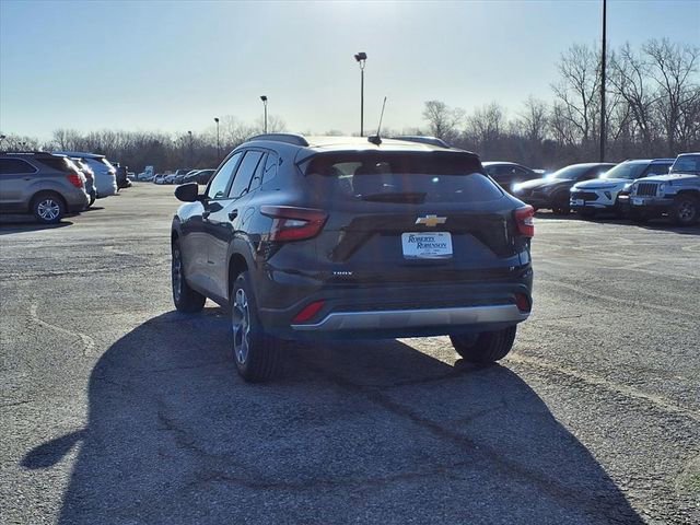 Used 2025 Chevrolet Trax LT w/ LT Convenience Package image 29