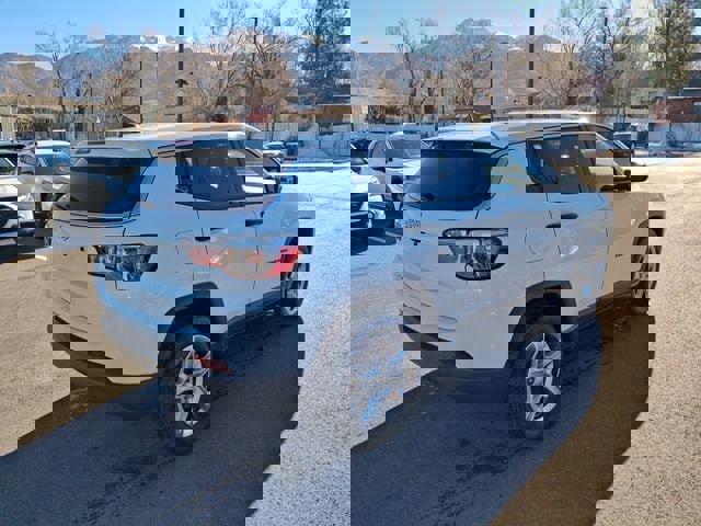 Used 2024 Jeep Compass Sport image 3